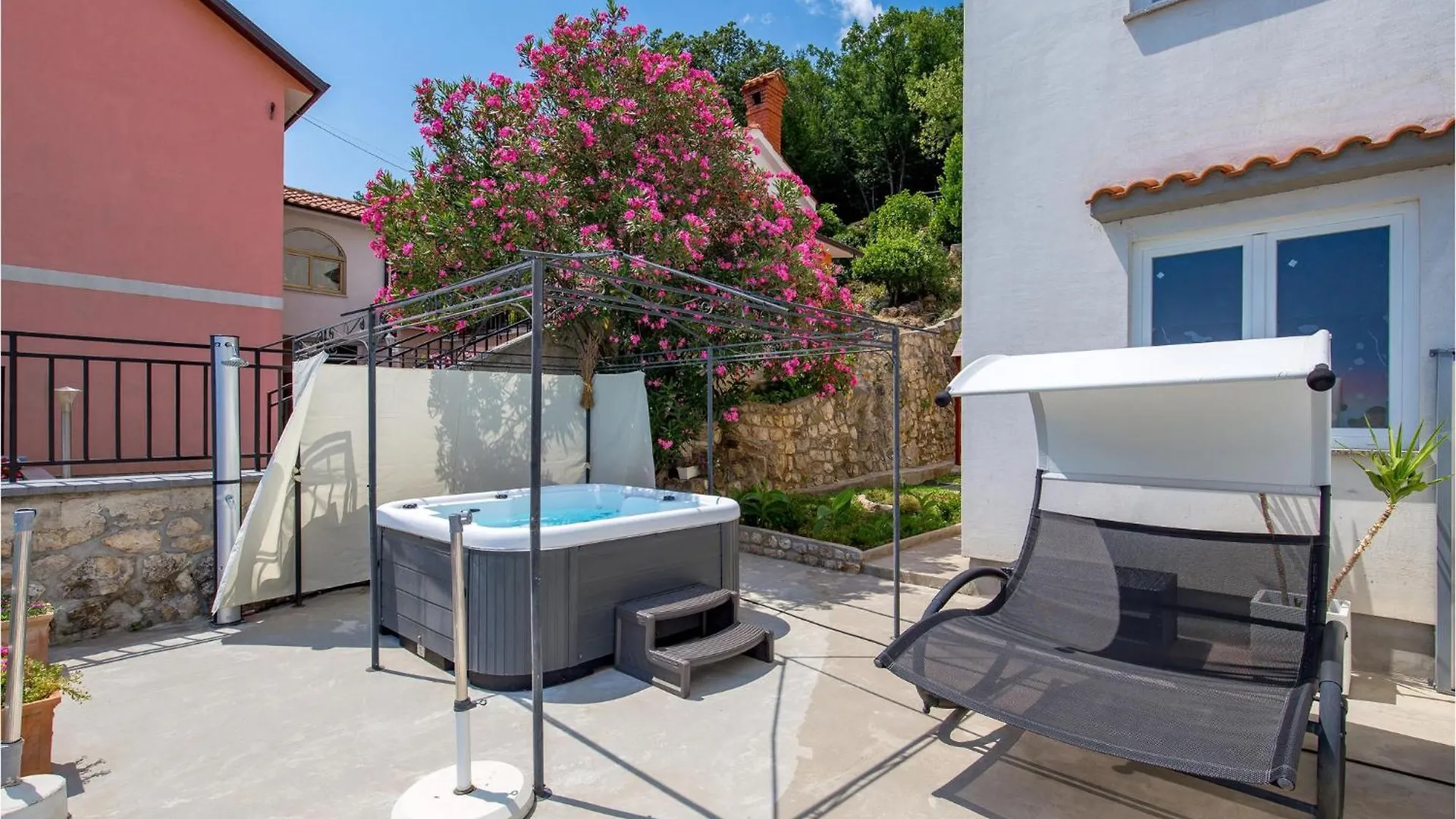 Stunning Apartment In Moscenicka Draga