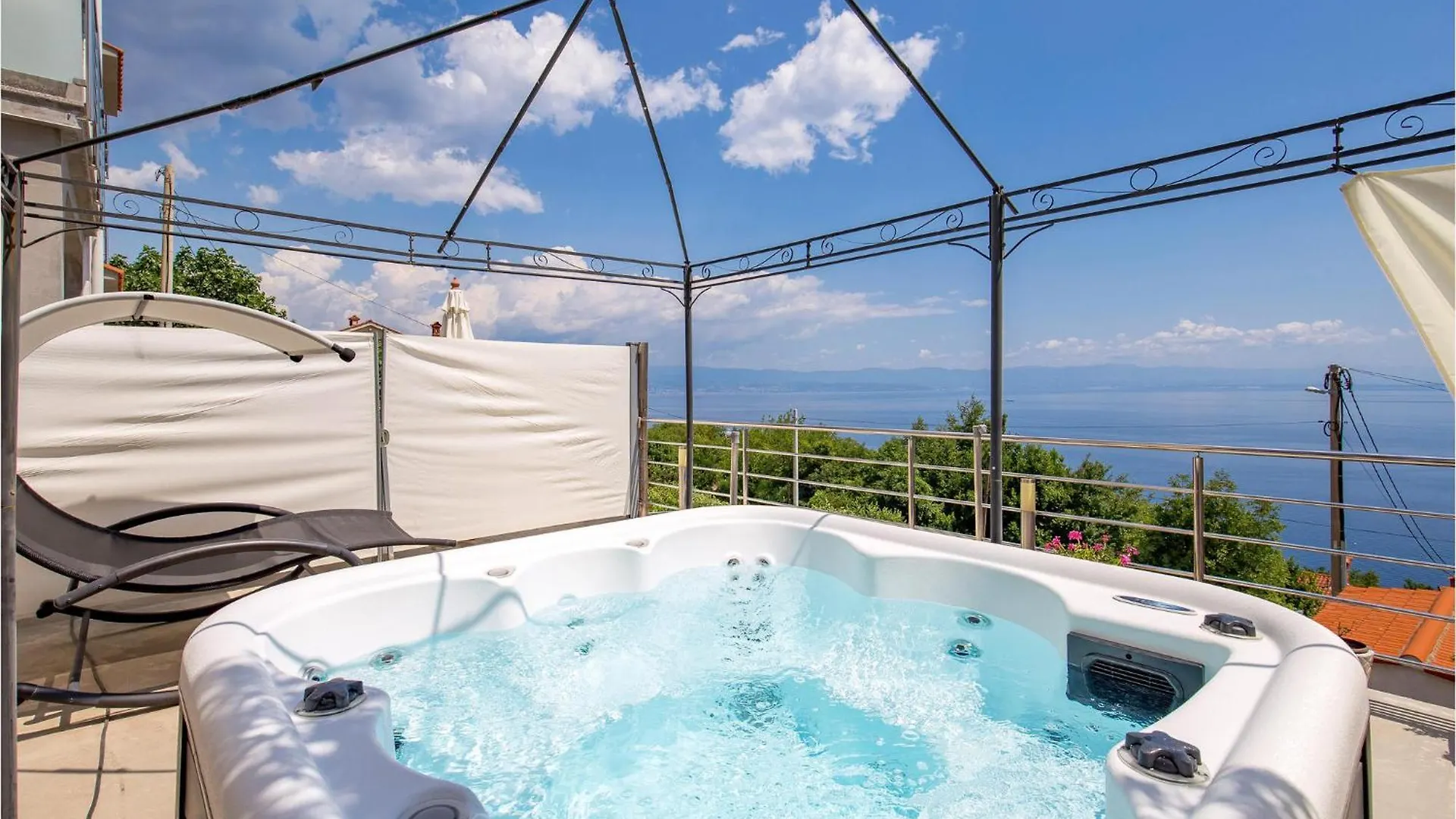 Stunning Apartment In Moscenicka Draga